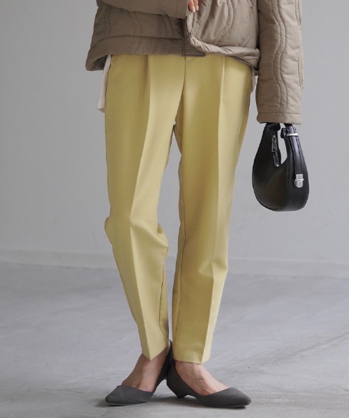 HUG.U（ハグユー）の「美活。テーパードカラーパンツ きれいめスタイル（スラックス・レディース・レモンイエロー/グレイッシュベージュ/ブラック/ライトブルー/ライトベージュ/ダークベージュ/ネイビー/オレンジ/テラコッタ/ピンク・L/M/LL）」の13枚目の写真