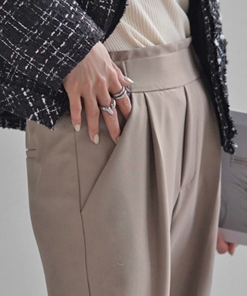 HUG.U（ハグユー）の「美活。テーパードカラーパンツ きれいめスタイル（スラックス・レディース・レモンイエロー/グレイッシュベージュ/ブラック/ライトブルー/ライトベージュ/ダークベージュ/ネイビー/オレンジ/テラコッタ/ピンク・L/M/LL）」の12枚目の写真