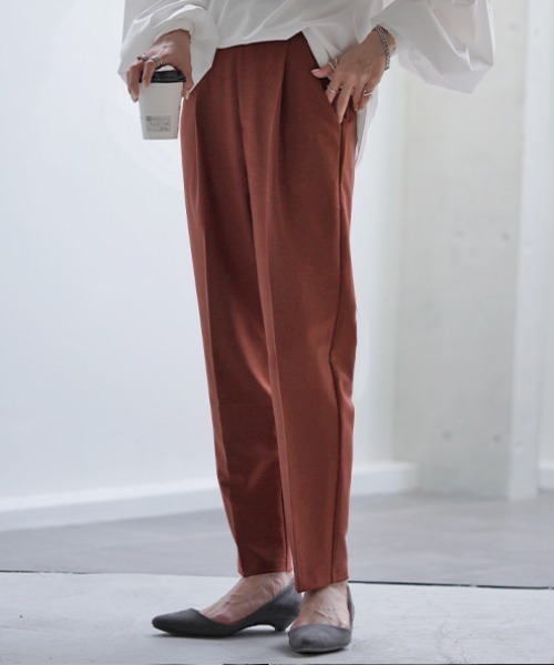 HUG.U（ハグユー）の「美活。テーパードカラーパンツ きれいめスタイル（スラックス・レディース・レモンイエロー/グレイッシュベージュ/ブラック/ライトブルー/ライトベージュ/ダークベージュ/ネイビー/オレンジ/テラコッタ/ピンク・L/M/LL）」の20枚目の写真