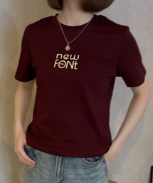 プレート付き刺繍ロゴTシャツ