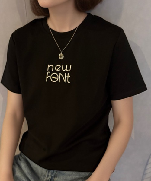 Girly Doll(ガーリードール)の「プレート付き刺繍ロゴTシャツ(Tシャツ/カットソー・レディース・ブラック/グレー/ブラウン/ボルドー・F)」の5枚目の写真