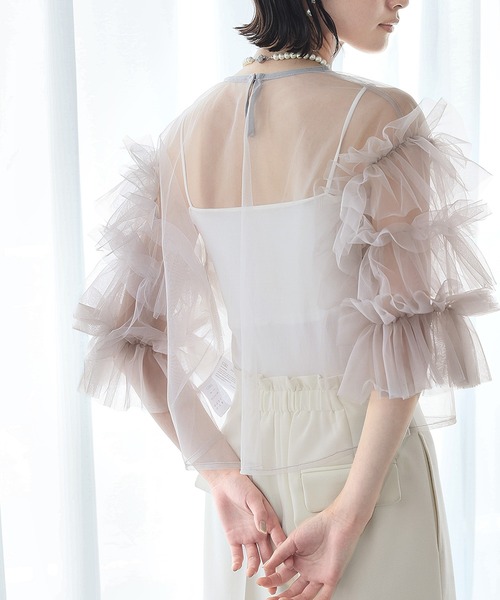 LOWO(ロワ)の「シースルートップス 半袖 チュール フリルスリーブ シアートップス レイヤードトップス 結婚式 パーティー オケージョン お呼ばれ(シャツ/ブラウス・レディース・ホワイト/ブラック/グレー・FREE)」の4枚目の写真