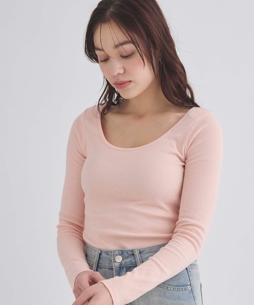 fifth(フィフス)の「カットリブ肩パッドプルオーバー(Tシャツ/カットソー・レディース・オフホワイト/ブラック/ベージュ/ピンク・M)」の4枚目の写真
