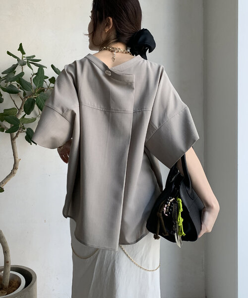 DouDou(ドゥドゥ)の「【WEB限定】シルバーモチーフスキッパーブラウス(シャツ/ブラウス・レディース・グレイッシュベージュ/オフホワイト/ブラック・FREE)」の10枚目の写真