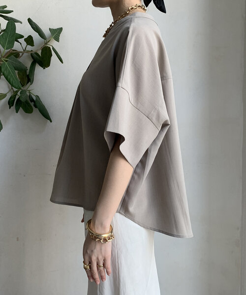 DouDou(ドゥドゥ)の「【WEB限定】シルバーモチーフスキッパーブラウス(シャツ/ブラウス・レディース・グレイッシュベージュ/オフホワイト/ブラック・FREE)」の9枚目の写真