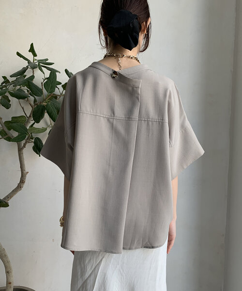DouDou(ドゥドゥ)の「【WEB限定】シルバーモチーフスキッパーブラウス(シャツ/ブラウス・レディース・グレイッシュベージュ/オフホワイト/ブラック・FREE)」の8枚目の写真