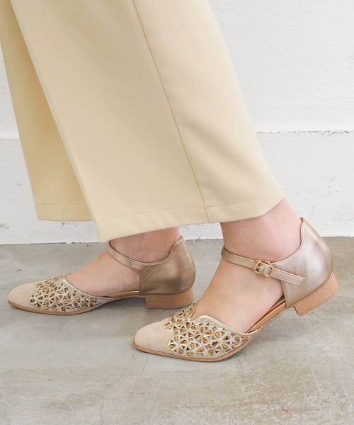 cava cava（サヴァサヴァ）の「ポインテッドセパレートパンプス　1320676（パンプス・レディース・ライトブルー/ブラック/ゴールド・24cm/23.5cm/23cm/22.5cm/24.5cm）」の18枚目の写真