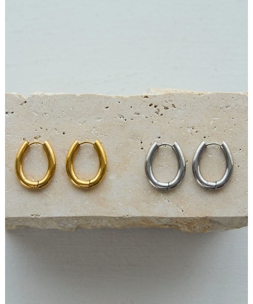VIS(ビス)の「Uフープピアス(ピアス(両耳用)・レディース・ゴールド/シルバー・FREE)」の4枚目の写真