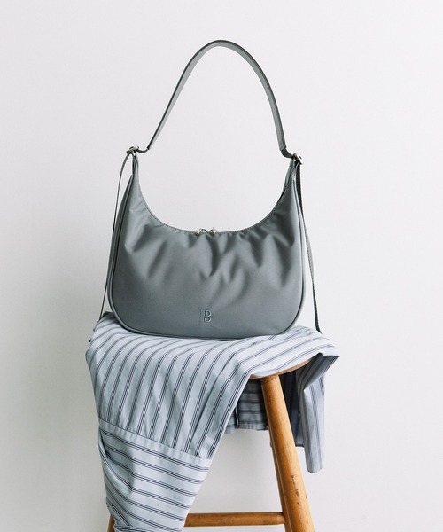 Beau're(ヴュレ)の「BEAURE Water Repellent ショルダー Bag(ショルダーバッグ・レディース・グレー/ブルー/ブラック・FREE)」の1枚目の写真