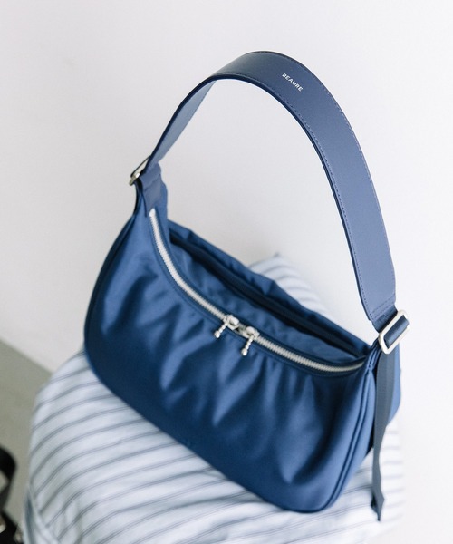 Beau're(ヴュレ)の「BEAURE Water Repellent ショルダー Bag(ショルダーバッグ・レディース・グレー/ブルー/ブラック・FREE)」の22枚目の写真
