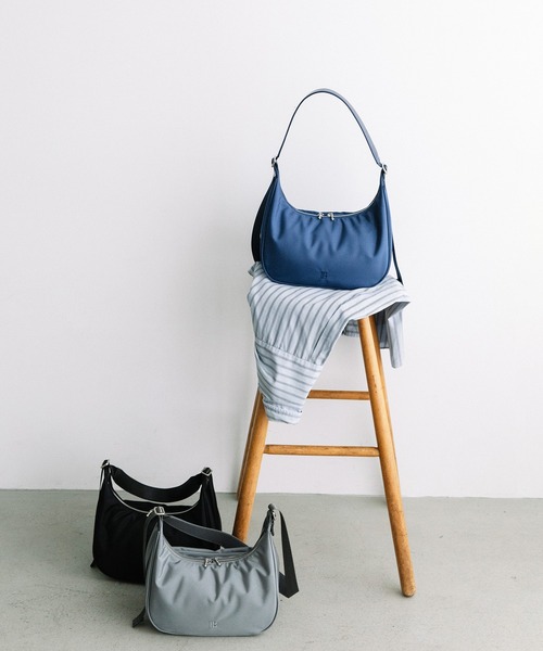 Beau're(ヴュレ)の「BEAURE Water Repellent ショルダー Bag(ショルダーバッグ・レディース・グレー/ブルー/ブラック・FREE)」の21枚目の写真