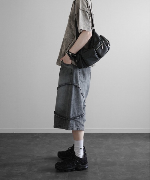 KUUUPY(クーピー)の「Fringe Baggy Half Denim Pants - フリンジバギーハーフデニムパンツ(デニムパンツ・メンズ・ブラック/ブルー・LARGE/MEDIUM/SMALL)」の20枚目の写真