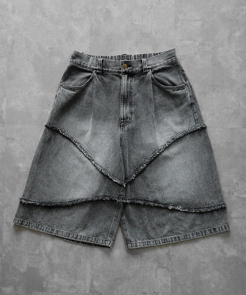 KUUUPY(クーピー)の「Fringe Baggy Half Denim Pants - フリンジバギーハーフデニムパンツ(デニムパンツ・メンズ・ブラック/ブルー・LARGE/MEDIUM/SMALL)」の4枚目の写真