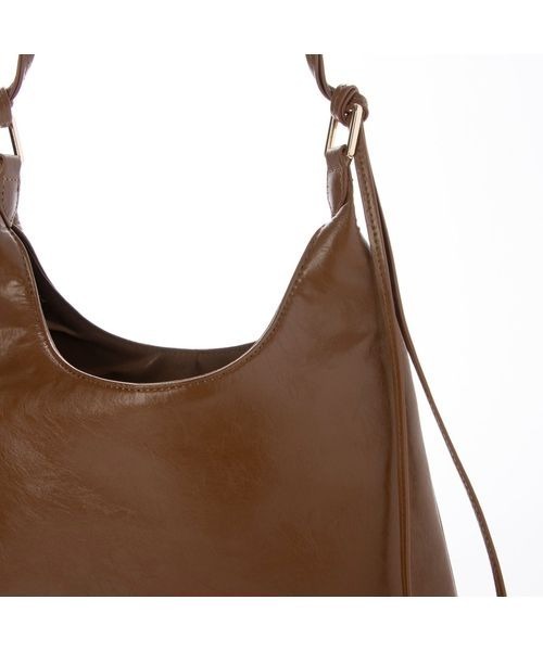 Mode et Jacomo（モードエジャコモ）の「【LE VERNIS】トートバッグ（ショルダーバッグ・レディース・ブラック/オリーブ/ブラウン・FREE）」の5枚目の写真