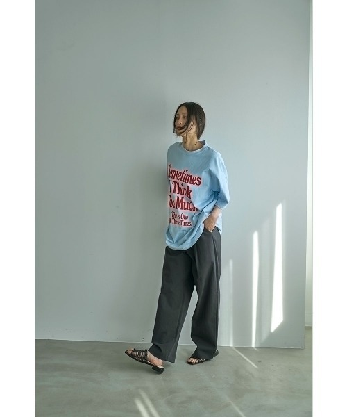 marjour（マージュール）の「LOGO OVER TEE（Tシャツ/カットソー・レディース・グリーン/ブルー・M）」の8枚目の写真