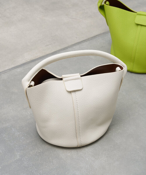SHENERY（シーナリー）の「《ポーチ付き！》バケツバッグ（トートバッグ・レディース・オフホワイト/グリーン/ブラック・FREE）」の2枚目の写真