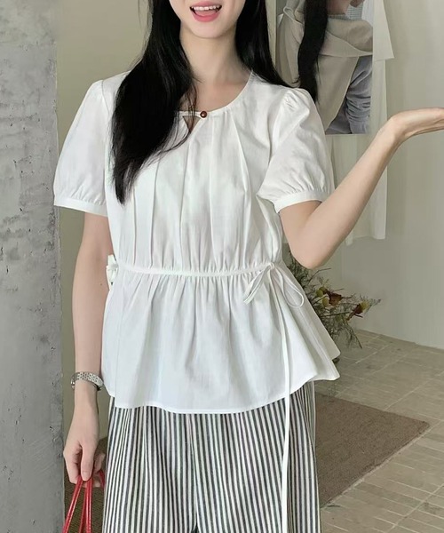 Lace Ladies(レースレディース)の「タック ドロスト リボン パフスリーブ ブラウス(シャツ/ブラウス・レディース・イエロー/ブルー/アイボリー・FREE)」の8枚目の写真