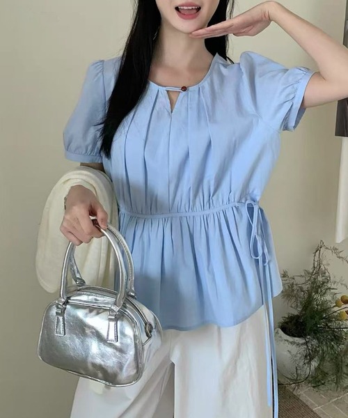 Lace Ladies(レースレディース)の「タック ドロスト リボン パフスリーブ ブラウス(シャツ/ブラウス・レディース・イエロー/ブルー/アイボリー・FREE)」の17枚目の写真