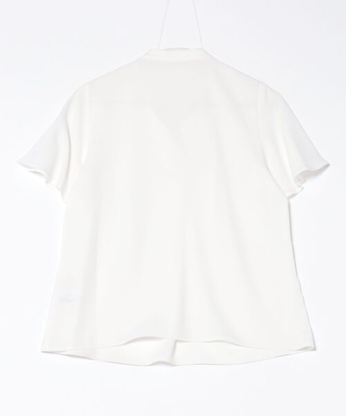 12Twelve Agenda(トゥエルブ アジェンダ)の「ストレッチジョーゼットキーネックブラウス(シャツ/ブラウス・レディース・チャコールグレー/グレイッシュベージュ/オフホワイト/ブルー・M)」の15枚目の写真