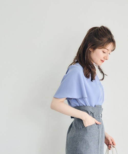 12Twelve Agenda(トゥエルブ アジェンダ)の「ストレッチジョーゼットキーネックブラウス(シャツ/ブラウス・レディース・チャコールグレー/グレイッシュベージュ/オフホワイト/ブルー・M)」の7枚目の写真