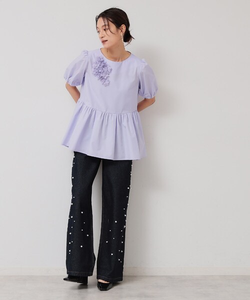 Sunauna（スーナウーナ）の「【接触冷感／ペプラム】コサージュ風ブラウス（シャツ/ブラウス・レディース・ライトパープル/ブルー/ネイビー・38/40）」の5枚目の写真