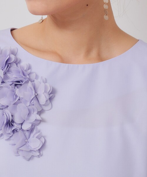 Sunauna（スーナウーナ）の「【接触冷感／ペプラム】コサージュ風ブラウス（シャツ/ブラウス・レディース・ライトパープル/ブルー/ネイビー・38/40）」の20枚目の写真