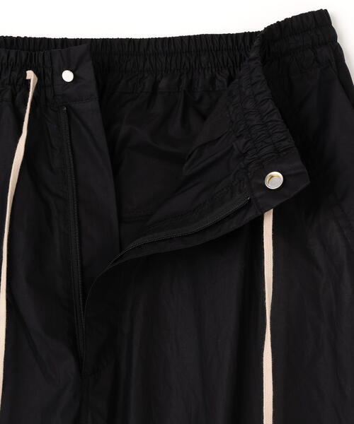 DANKE SCHON（ダンケシェーン）の「DankeSchon/ダンケシェーン/PAPERCOATING CARGO SHORTS（カーゴパンツ・メンズ・ブラック・L/M/S）」の3枚目の写真