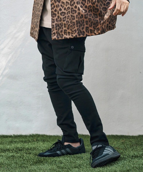 CAMBIO（カンビオ）の「mp13788- Bonded Fleece Backing Twill One Side Cargo Tight Fit Pants タイトフィットパンツ（カーゴパンツ・メンズ・ブラック・S/M/L）」の4枚目の写真