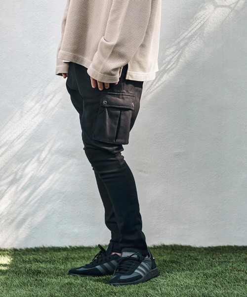 CAMBIO（カンビオ）の「mp13788- Bonded Fleece Backing Twill One Side Cargo Tight Fit Pants タイトフィットパンツ（カーゴパンツ・メンズ・ブラック・S/M/L）」の7枚目の写真