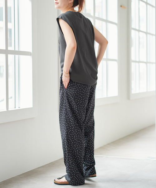 Spick & Span（スピックアンドスパン）の「ミニ裏毛ロゴノースリーブプルオーバー（Tシャツ/カットソー・レディース・ホワイト/チャコールグレー・FREE）」の9枚目の写真