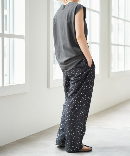 Spick & Span（スピックアンドスパン）の「ミニ裏毛ロゴノースリーブプルオーバー（Tシャツ/カットソー・レディース・ホワイト/チャコールグレー・FREE）」の10枚目の写真