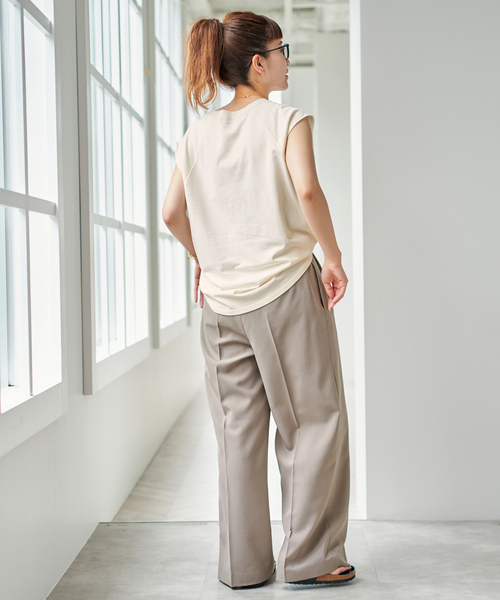 Spick & Span（スピックアンドスパン）の「ミニ裏毛ロゴノースリーブプルオーバー（Tシャツ/カットソー・レディース・ホワイト/チャコールグレー・FREE）」の16枚目の写真