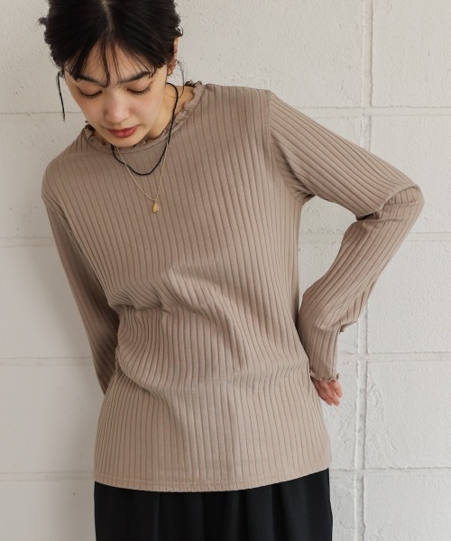 Bou Jeloud(ブージュルード)の「スリーブリブカットソー(Tシャツ/カットソー・レディース・ブラック/アイボリー/ライトグリーン/グレイッシュベージュ・M/L)」の3枚目の写真