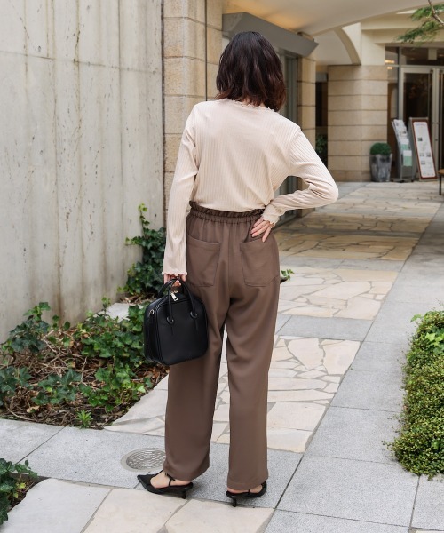 Bou Jeloud(ブージュルード)の「スリーブリブカットソー(Tシャツ/カットソー・レディース・ブラック/アイボリー/ライトグリーン/グレイッシュベージュ・M/L)」の10枚目の写真