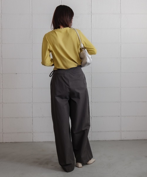 Bou Jeloud(ブージュルード)の「スリーブリブカットソー(Tシャツ/カットソー・レディース・ブラック/アイボリー/ライトグリーン/グレイッシュベージュ・M/L)」の21枚目の写真