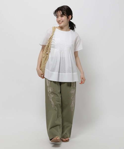 niko and...(ニコアンド)の「ピンタックベーシックブラウス(シャツ/ブラウス・レディース・オフホワイト/ブラック/ブルー・FREE)」の7枚目の写真