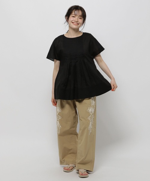 niko and...(ニコアンド)の「ピンタックベーシックブラウス(シャツ/ブラウス・レディース・オフホワイト/ブラック/ブルー・FREE)」の10枚目の写真