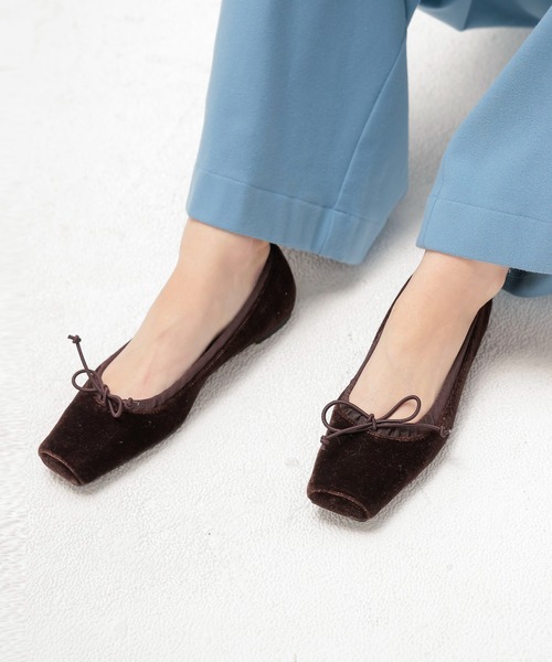 ツルバイマリコオイカワ ビジュー付フラットシューズ Loro（フラット