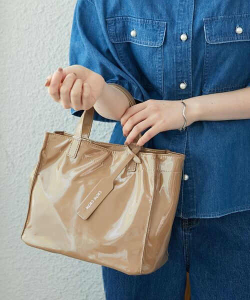 le.coeur blanc（ルクールブラン）の「エナメルトートバッグS（トートバッグ・レディース・ベージュ/ダークグレー・FREE）」の13枚目の写真