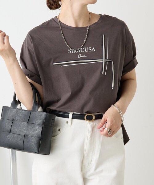 Jena espace merveilleux(ジェナ エスパスメルヴェイユ)の「ラインテープロゴカットソー(Tシャツ/カットソー・レディース・チャコールグレー/ブラック/オフホワイト・FREE)」の2枚目の写真