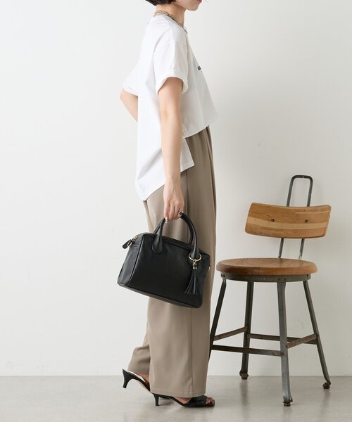 Jena espace merveilleux(ジェナ エスパスメルヴェイユ)の「ラインテープロゴカットソー(Tシャツ/カットソー・レディース・チャコールグレー/ブラック/オフホワイト・FREE)」の7枚目の写真