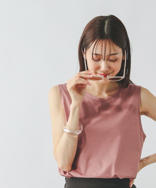 GLOBAL WORK（グローバルワーク）の「快適裾ラウンドプルオーバーノースリーブ/577922（Tシャツ/カットソー・レディース・ブラウン/ブラック/オフホワイト/ピンク・MEDIUM/LARGE）」の4枚目の写真