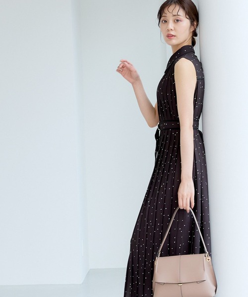 Andemiu(アンデミュウ)の「アソートプリーツワンピース577422(ワンピース・レディース・ネイビー/ブラウン/グレー/オフホワイト/ブラック・FREE)」の1枚目の写真