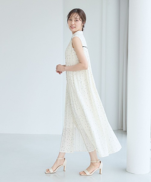 Andemiu(アンデミュウ)の「アソートプリーツワンピース577422(ワンピース・レディース・ネイビー/ブラウン/グレー/オフホワイト/ブラック・FREE)」の14枚目の写真