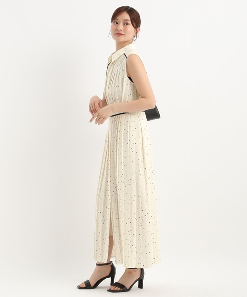 Andemiu(アンデミュウ)の「アソートプリーツワンピース577422(ワンピース・レディース・ネイビー/ブラウン/グレー/オフホワイト/ブラック・FREE)」の17枚目の写真