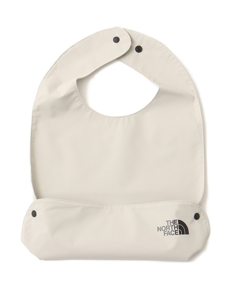 THE NORTH FACE（ザノースフェイス）の「THE NORTH FACE Baby Compact Yummy Bib / ザ・ノース・フェイス ベビー コンパクト ヤミー ビブ（スタイ/よだれかけ・キッズ・アイボリー/ベージュ/オレンジ・FREE）」の2枚目の写真