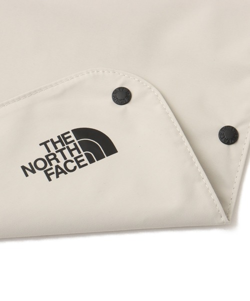 THE NORTH FACE（ザノースフェイス）の「THE NORTH FACE Baby Compact Yummy Bib / ザ・ノース・フェイス ベビー コンパクト ヤミー ビブ（スタイ/よだれかけ・キッズ・アイボリー/ベージュ/オレンジ・FREE）」の6枚目の写真