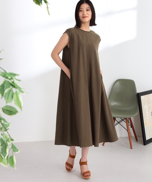 GALLORIA(ギャローリア)の「はっ水 サックワンピース(ワンピース・レディース・ブラック/ブラウン・S/M/L/LL)」の2枚目の写真