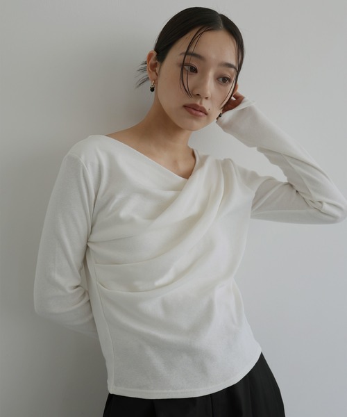hellam(へラム)の「起毛 ドレープデザイントップス(ニット/セーター・レディース・オフホワイト/ブラック/チャコール・FREE)」の2枚目の写真