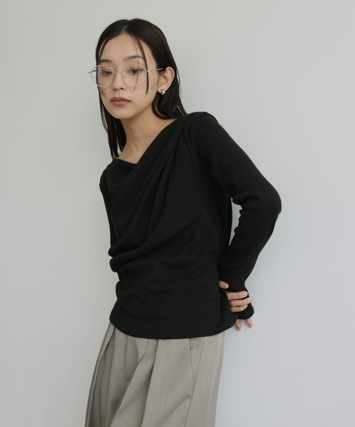 hellam(へラム)の「起毛 ドレープデザイントップス(ニット/セーター・レディース・オフホワイト/ブラック/チャコール・FREE)」の15枚目の写真